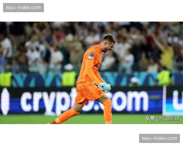 门将的视角：里尔门将舍瓦利耶谈在混合防守中指挥防线的心得
